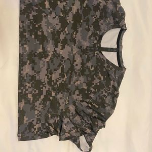 Men’s  lululemon XL shirt